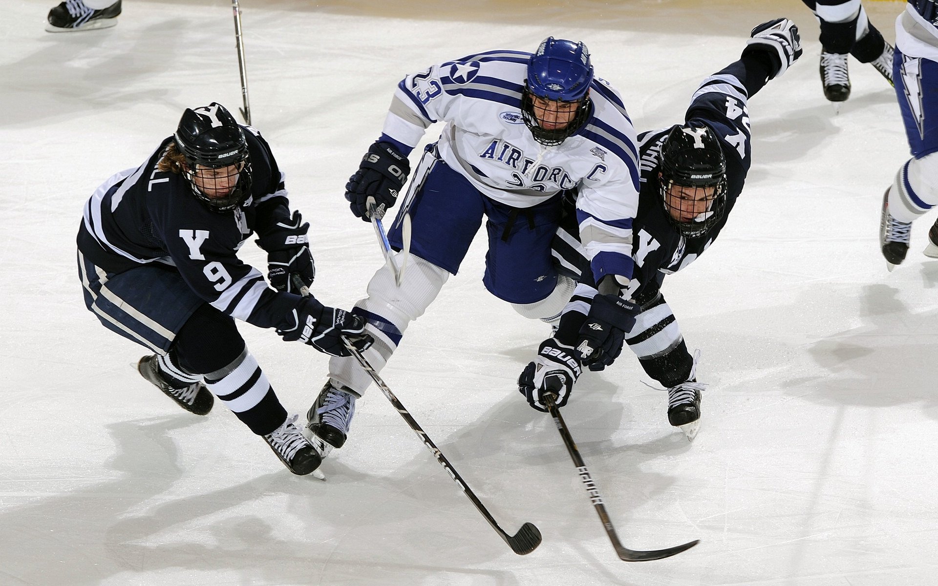 欧洲足球冠军联赛八强全部揭晓,悬念持续,欧洲足球顶级联赛排名
